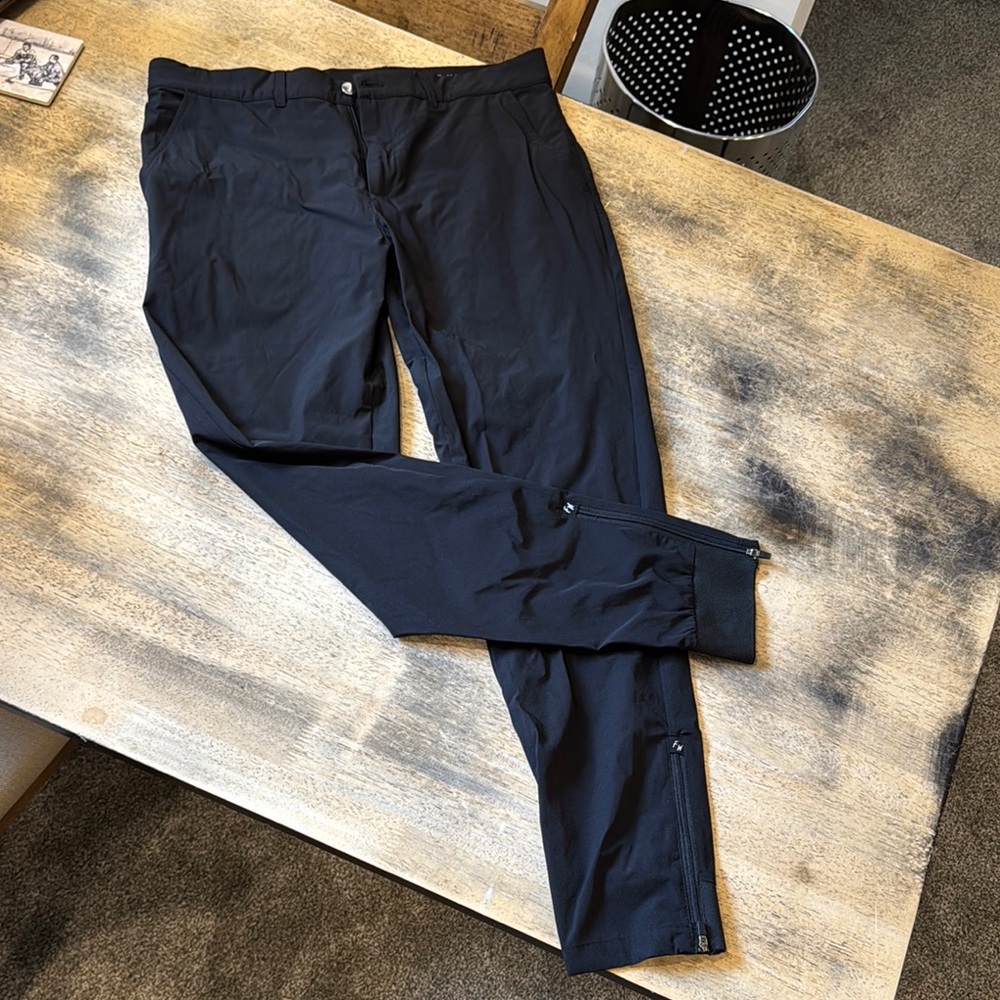 Black Joggers with Tailored Look and Structured Fabric